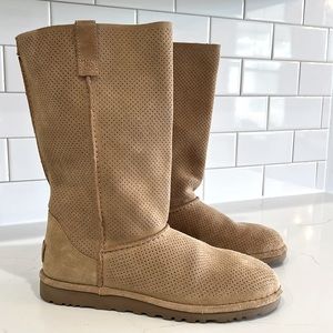 Ugg boots light tan size 9